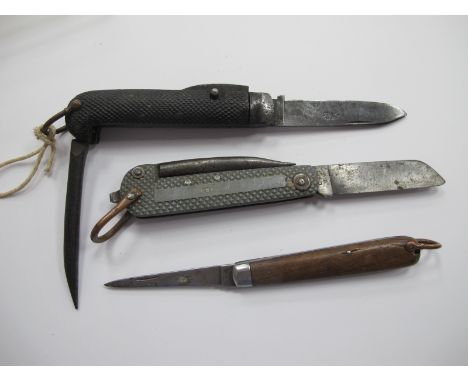 An Early XX Century Single Blade Pen Knife, with wood scales and white metal bolsters, copper suspension hook, stamped Lockwo