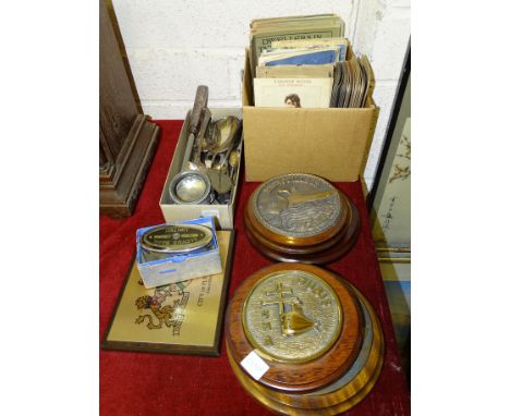 Twenty-five stereoscopic cards, some by&nbsp;Sun Sculpture, an album of tea-cards, other ephemera, a small collection of plat