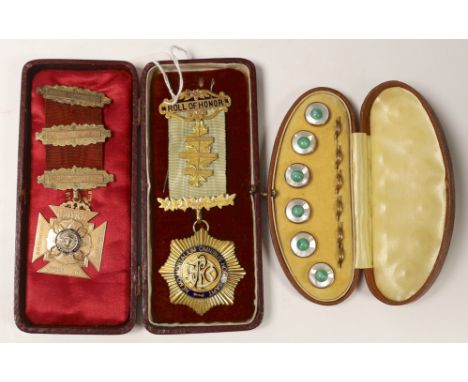 A late Victorian 9ct and enamel masonic jewel and a later Edwardian 9ct gold and enamel masonic jewel, gross weight 46.5 gram