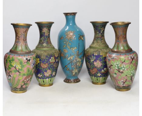 Two pairs of Chinese cloisonné enamel vases and a Japanese turquoise ground vase, 30cm high (5)