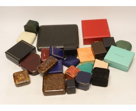A quantity of assorted jewellery boxes, including Cartier and Richard Ogden double ring box.