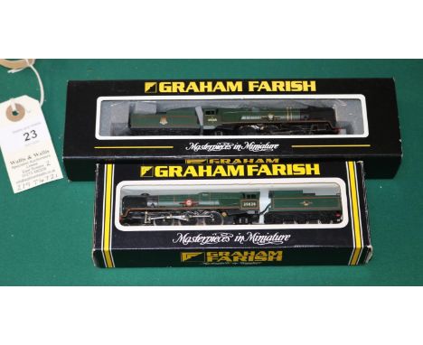 2 Graham Farish by Bachmann N Gauge Locomotives. A BR Merchant Navy Class tender locomotive 'British India Line', RN 35018. P