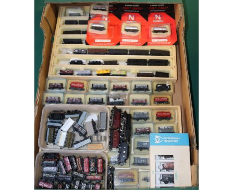 A quantity of N gauge model railway by various makers. Including a Graham Farish LMS Class 5MT, RN 5041 and a Lima LMS 0-6-0 