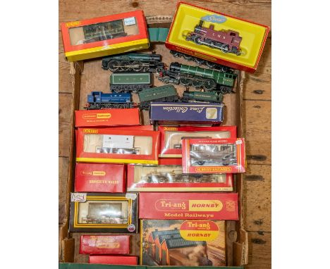 Hornby/Bachmann/Tri-ang etc OO gauge model railways. Bachmann BR Standard 5MT tender locomotive RN 73014 in BR green livery. 