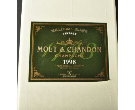 Moet &amp; Chandon - A sealed in box original bottle of Moet &amp; Chandon Millesime Blanc Vintage 1998 champagne 12.5% vol 7