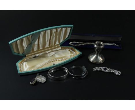 Various jewellery and effects, to include silver dwarf candlestick 8cm high, other silver and costume jewellery, brooches, ba