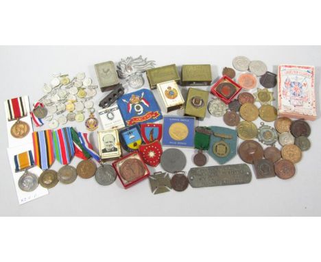 Various army related awards, medals, medallions, coins, etc., ASCB India medal for boxing, with hook top, 5cm high, Winston C