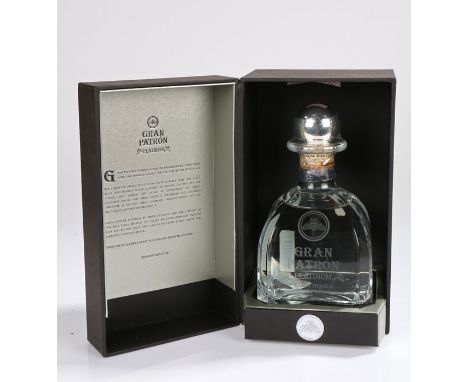 Gran Patron Platinum Silver Tequila, 100% Agave Bottle No 21952C with gift box 70cl, 40%