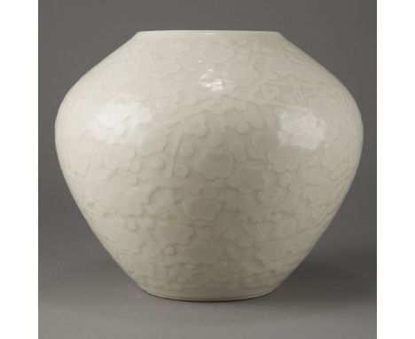 Lovely Seifu Yohei â…¢ (1851-1914) compressed porcelain vase form with fine incised decoration over pure white glaze. Marked 