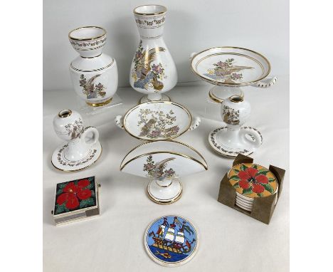 A collection of assorted vintage Greek ceramics, many matching with 24ct gold overlay detail. To include a quantity of matchi