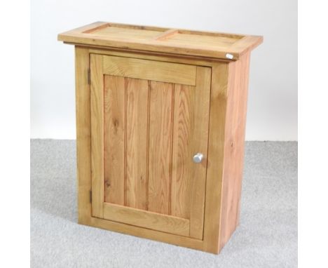 A light oak kitchen hanging cabinet, 77cm