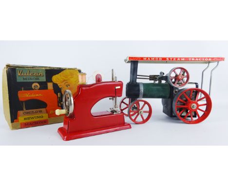 Mamod Steam Traction Engine & a Vulcan Minor child's Sewing machine in box (2)
