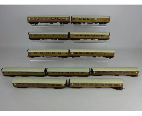 Hornby 00 gauge rolling stock, LNER  Gresley wood including Composite, Sleeping, R.435 etc unboxed, (11)   Condition Report  