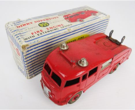 Dinky Fire Engine Number no.955 with extending ladder