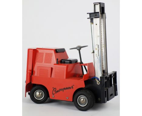 Owen Organisation V models battery powered 'Conveyancer Fork Truck' with 'Lyons' and 'Rolo' cardboard packing cases, with ins