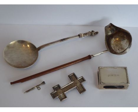 A mixed silver group to include a Georgian white-metal toddy ladle with turned wooden handle (damage to end of handle), a lar