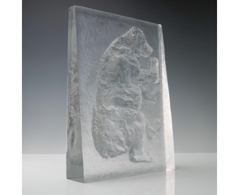 A rare and substantial Baccarat crystal sculpture featuring an expressive bear rendered in high relief within a clear, polish