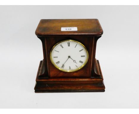 Mahogany framed mantle clock, 17 x 20cm 