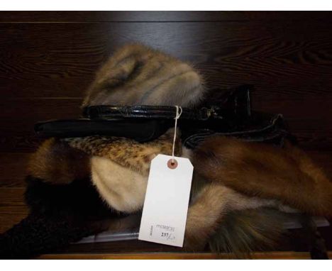 SELECTION OF VINTAGE HANDBAGS AND FUR ITEMS
including crocidile handbags, mink hats, stole etc.
Note: Good to fair condition