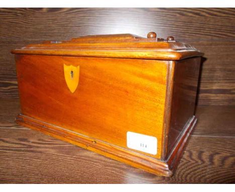 EDWARDIAN MAHOGANY TEA CADDY
with hinged lid, 30cm wide