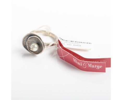 MIMI & MARGE SILVER PEARL SET RING
size K, along with two Mimi & Marge silver wood set rings sizes M and M-N
These are new it