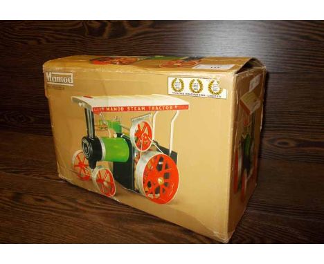 MAMOD MODEL STEAM TRACTOR
in original box and with paper instructions, box 27cm long
Note; Good condition for age