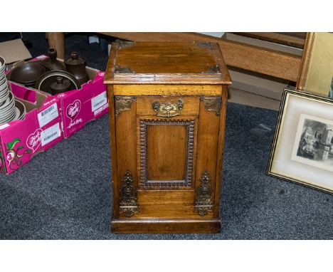 Antique Oak Coal Draw / Bucket with Art and Crafts Brass Fittings, Superior Quality Draw Opening Coal Cabinet of Lovely Quali
