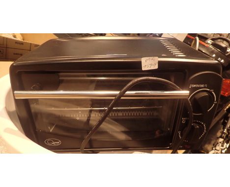 Quest 800w portable oven, unused. Not available for in-house P&amp;P, contact Paul O'Hea at Mailboxes on 01925 659133 Conditi