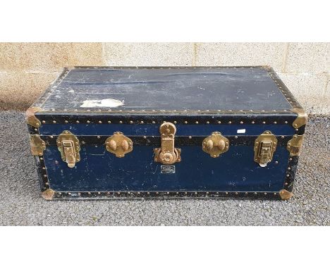Vintage steamer trunk&nbsp;by Watajoy, London&nbsp;