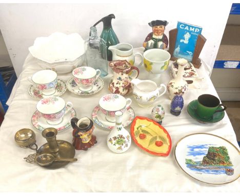 Selection of named pottery to include Royal Doulton, Masons, Ainsley, Wedgwood unicorn 754/3 toby jug as well as other pieces
