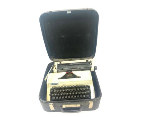 Erika Robotron Model 105 Vintage Typewriter In Case 