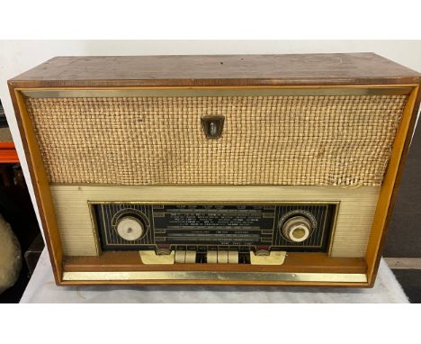 Vintage retro ariel indicator radio r00420 measures approx 26inches wide 16 inches tall 9 inches depth 