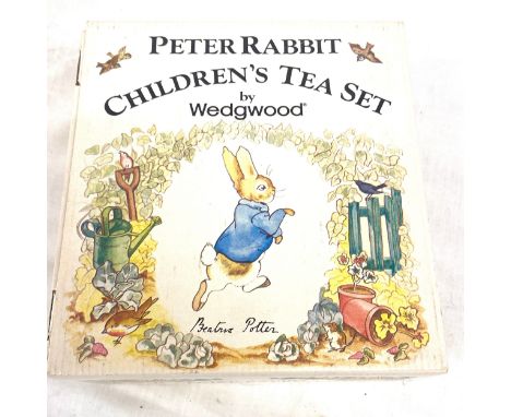 Boxed Peter Rabbit Wedgwood 6 piece tea set comprising of 2 cups, 2 saucers and 2 plates 