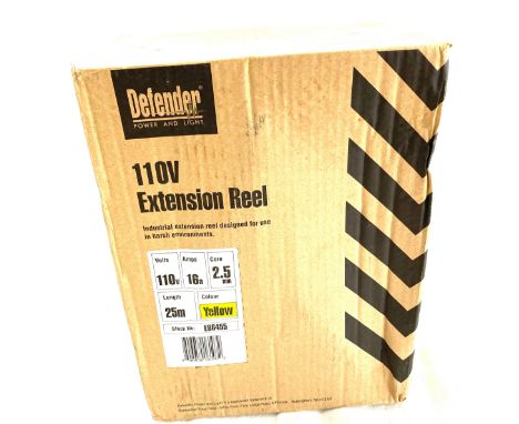 Defender Power and light boxed 100v extention reel 