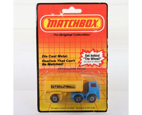 Matchbox Lesney Superfast Boxed Model, England: MB-30 Artic Truck with Blue Cab, LEMON Grille &amp; cab base, INTERNATIONAL o