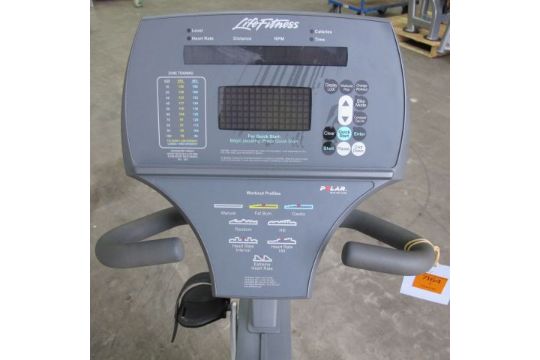 * Life Fitness 93r Recumbent Bike, Needs New Battery. Please Note There 