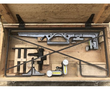A boxed Dunlop CG/4-5 wheel cam-belt caster and kingpin gauge. 