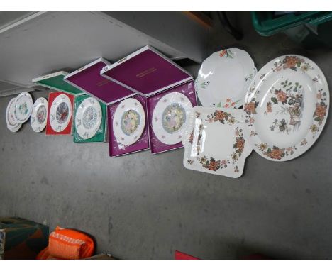 A quantity of collector's plates.