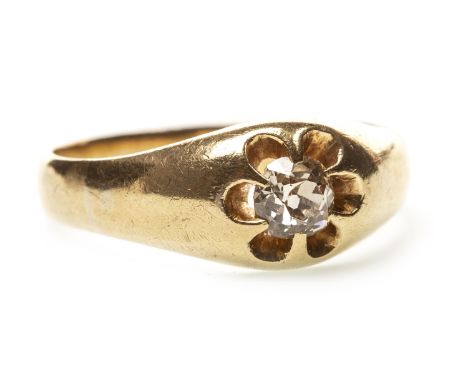 GENTLEMAN'S DIAMOND RING, the old cushion cut diamond of approximately 0.40 carats, marked 18ct, size R, 4.9g