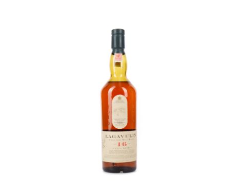 LAGAVULIN AGED 16 YEARS WHITE HORSE DISTILLERS Single Malt Scotch Whisky 70cl, 43% volume,