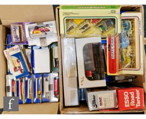 A collection of assorted diecast models, of various scales and manufacturers, to include Matchbox, Lledo, Maisto and others, 