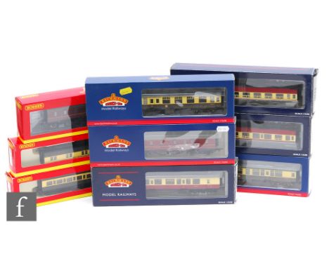 Nine OO gauge coaches by Bachmann and Hornby, to include LMS, BR, GWR etc, all boxed. (9) 