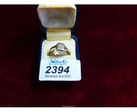 Two 9ct gold rings, both fully hallmarked, size M and L.