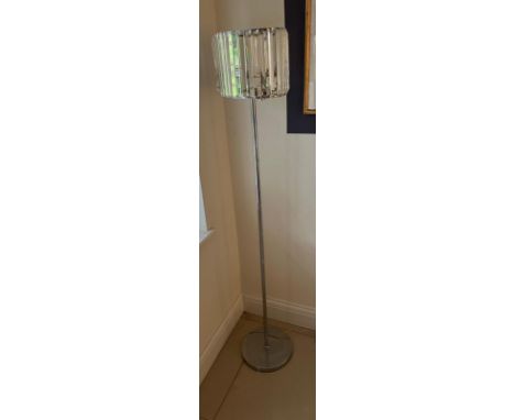 A chrome floor light with glass panel shades (H153cm)