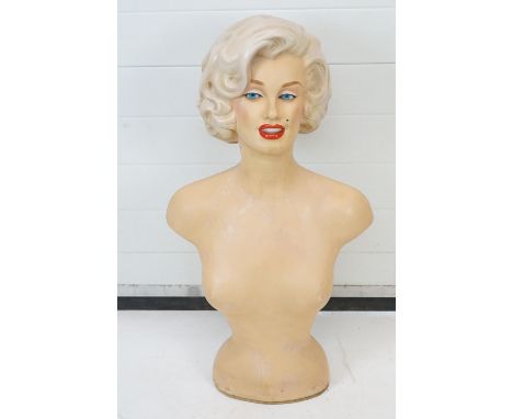 A Marilyn Monroe bust / mannequin, stands approx 85cm in height. 