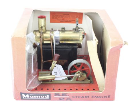 A Mamod SE 2A steam engine. In original box