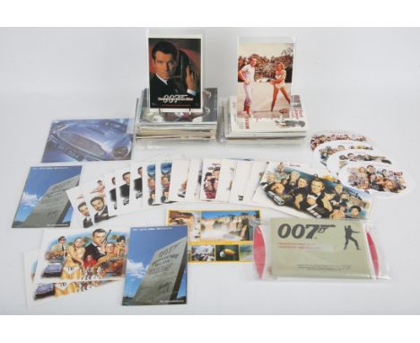 James Bond - Large quantity of postcards, including limited edition postcards by Graham Kennedy, London Postcard Company Seri