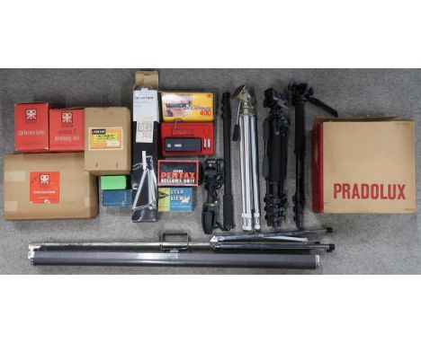 A quantity of vintage camera and visual equipment, including a boxed Leitz Pradolux slide projector with associated screen on
