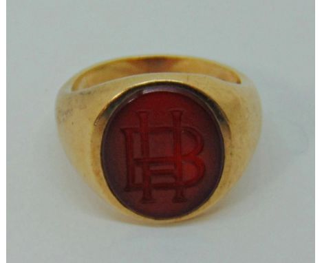 Vintage 9ct monogrammed signet ring set with agate, maker 'A.C&amp;Co', size P/Q, 9.9g 