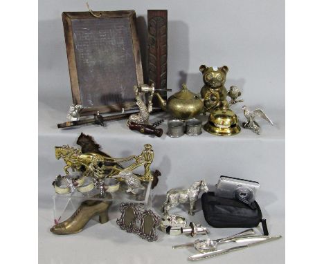 Miscellaneous collection of brass and metal wares to include a brass tea pot, teddy bear, door knocker, counter bell, etc (co